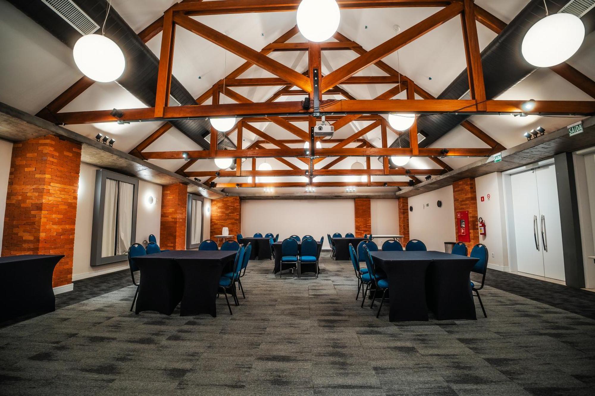 Laghetto Estacao Hotel